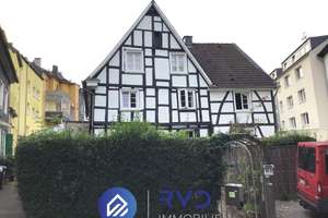 Kapitalanlage oder Eigennutz: Vielseitiges Fachwerkhaus mit großer Arbeitshalle aus 1608 – Die vollständige Adresse der Immobilie erhältst du vom Anbieter., 42289 Heckinghausen, Wuppertal – Vorschaubild 1