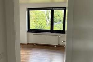 Gepflegte 3-Zimmer-Wohnung mit Garage und Balkon in Düsseldorf-Unterbach – 40627 Unterbach, Düsseldorf – Vorschaubild 8