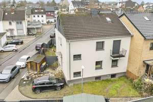 Modernisiertes Zweifamilienhaus | Dachterrasse | vielseitige Nutzung – Die vollständige Adresse der Immobilie erhältst du vom Anbieter., 50767 Pesch, Köln – Vorschaubild 1