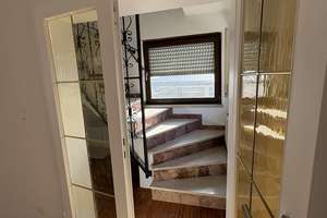 Geräumige und helle Altbauwohnung mit Dachterrasse in bester Karlsfelder Lage – Blumenstraße 34, 85757 Karlsfeld – Vorschaubild 21