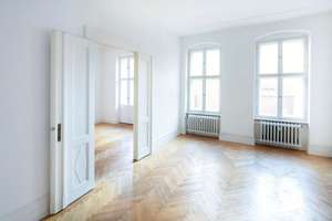 Kapitalanlage in Wilmersdorf: Vermieteter 5-Zimmer-Altbau mit Balkon in Toplage