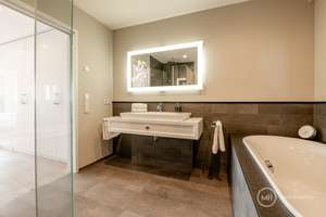 MANNELLA *Exklusive Wohnung 180° Altstadt-/ Domblick- 12. Etage im ikonischen Kranhaus Nord* – Die vollständige Adresse der Immobilie erhältst du vom Anbieter., 50678 Altstadt/Süd, Köln – Vorschaubild 50