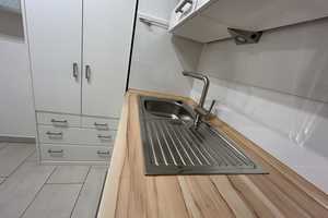 Barrierefreie 2-Zi-Whg. mit Balkon in Residenz. 64 m², Küche mit moderner EBK, Diele & Duschbad. – Hardtstr. xx, 42107 Wuppertal – Vorschaubild 12