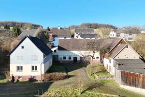 Sanierungsbedürftiger Resthof mit großem Nebengebäude und Weideland! – Die vollständige Adresse der Immobilie erhältst du vom Anbieter., 51570 Windeck – Vorschaubild 1