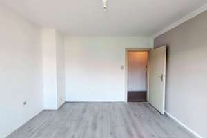 *Nur 1% Provision* Karlsruhe-Oststadt: 2-Zimmer-Wohnung mit Balkon und viel Potenzial – Die vollständige Adresse der Immobilie erhältst du vom Anbieter., 76131 Oststadt, Karlsruhe – Vorschaubild 3