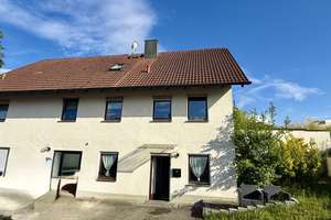Wohnen im Grünen: Mehrgenerationenhaus mit drei Wohneinheiten und Garten in Neufahrn-Fürholzen – Bergfeldstraße 11, 85376 Neufahrn bei Freising – Vorschaubild 2