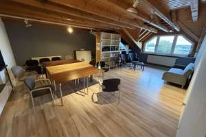 Wohnen und Arbeiten auf 240 m2 ! Dachgeschosseinheit mit Potenzial im Gewerbepark !