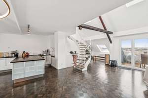 Stilvoll & hochwertig - Maisonette im historischen Standesamt mit Dachterrasse & Einliegerwohnung! – Die vollständige Adresse der Immobilie erhältst du vom Anbieter., 40472 Rath, Düsseldorf – Vorschaubild 4