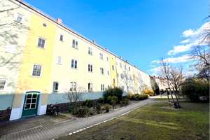 Charmante 2-Zimmer-Wohnung im 1. Obergeschoss mit Potenzial in gepflegtem Altbau