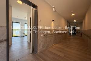 SOFORT EINZIEHEN: Premium Service-Wohnen: Fitnessstudio, Sauna, Swimmingpool, Terrassen, Gastronomie – Seepromenade 12-16, 4442 Zwenkau – Vorschaubild 2