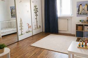 Maxvorstadt-Bestlage am Josephsplatz: Sonnige 3-Zi.-Whg. mit Balkon in absolut ruhiger Innenhoflage – Hiltenspergerstr. 11, 80798 Josephsplatz, München – Vorschaubild 9