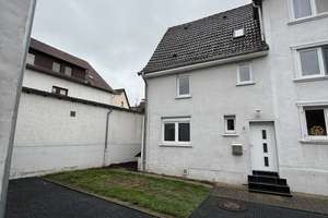 4-Zimmer-Reihenhaus mit Garten - Stellplatz - Abstellräume – Die vollständige Adresse der Immobilie erhältst du vom Anbieter., 65520 Bad Camberg – Vorschaubild 1