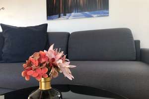 Exklusive und möblierte 1-Zimmer-Wohnung mit Fernblick-Balkon und EBK in Fürth