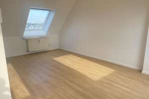 Helles Dachgeschoss Appartement mit Dachterrasse & Einbauküche in Düsseldorf Hamm – 40221 Hamm, Düsseldorf – Vorschaubild 4