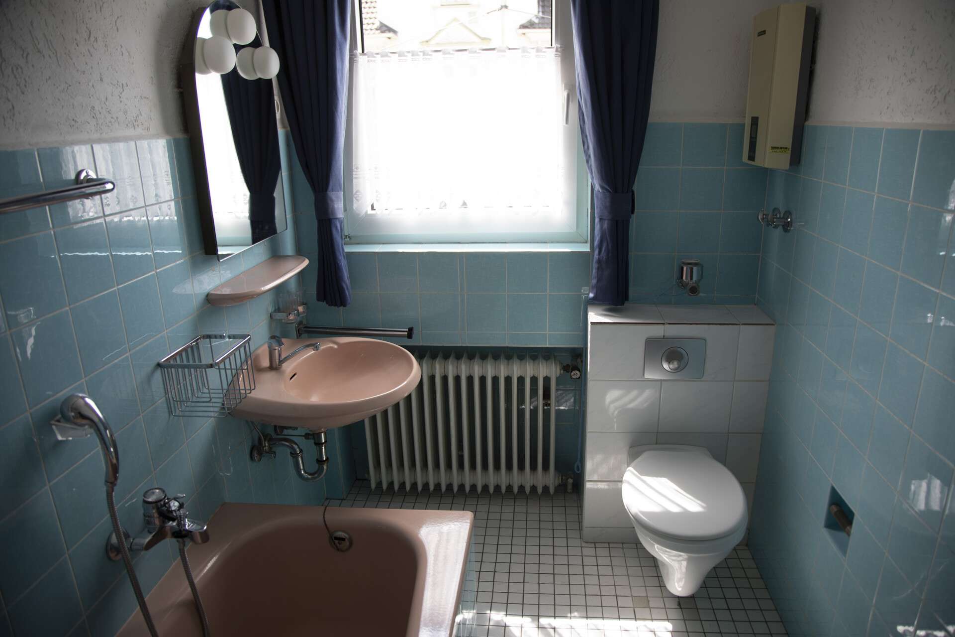 Immobilie in Gevelsberg - Preis neu gesenkt! Kapitalanlage mit vier Wohneinheiten, Schwimmhalle & großem Garten in Gevelsberg - Bild 0