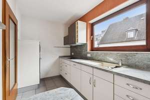 Zentral wohnen in Siegen: Gepflegte 3-Zimmer-Wohnung mit Parkett, Einbauküche & Garage – 57072 Siegen, Siegen – Vorschaubild 11