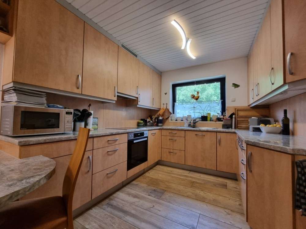 Immobilie in Litzendorf - Liebevoll modernisiertes Wohnhaus 
mit großzügiger Architektur und Panoramablick  - Bild 3