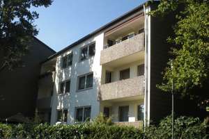 Gut geschnittene 4 Zimmerwohnung mit Balkon in Düsseldorf-Knittkuhl. – Am Wagenrast 8, 40629 Knittkuhl, Düsseldorf – Vorschaubild 2