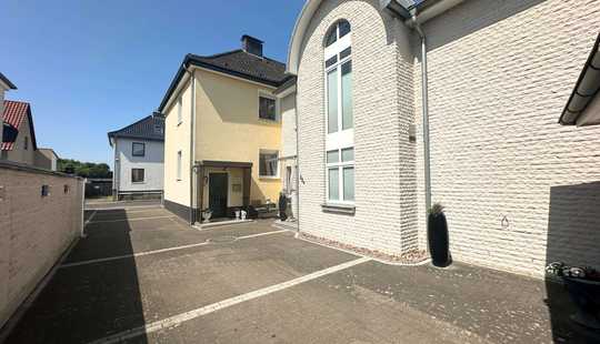 Bild von LEHRTE: Mehrgenerationenhaus mit Charme & Komfort – Zwei Wohnkonzepte auf einem Grundstück.