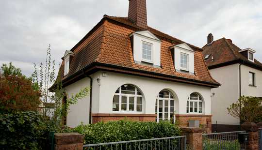 Bild von Charmantes Zuhause mit historischem Flair und idyllischem Garten in begehrter Lage