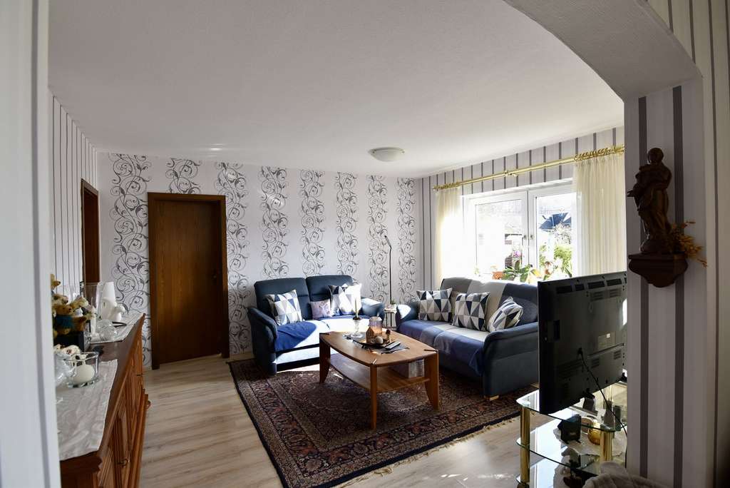 Immobilie in Hillscheid - 3-Parteienhaus in Hillscheid -- Perfekt für Kapitalanleger - Bild 3