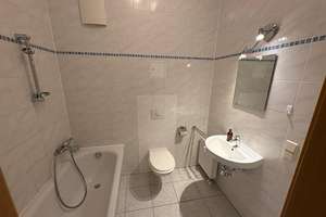 Bezugsfreie 1-Zimmer Altbauwohnung mit Balkon in Friedrichshain – Die vollständige Adresse der Immobilie erhältst du vom Anbieter., 10247 Friedrichshain, Berlin – Vorschaubild 4