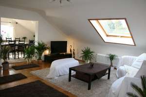Möblierte 4-Zimmer-Dachgeschosswohnung mit Balkon im Märchenviertel von Karlsruhe-Rüppurr – Die vollständige Adresse der Immobilie erhältst du vom Anbieter., 76199 Rüppurr, Karlsruhe – Vorschaubild 2