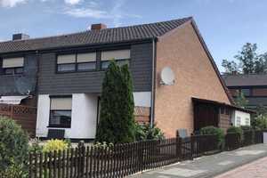 Erstbezug nach Sanierung: Miete 5,5-Zimmer-Reihenendhaus mit Terrasse, Garten, Garage in Helmstedt – Helmstedt (Kreis) – Vorschaubild 1