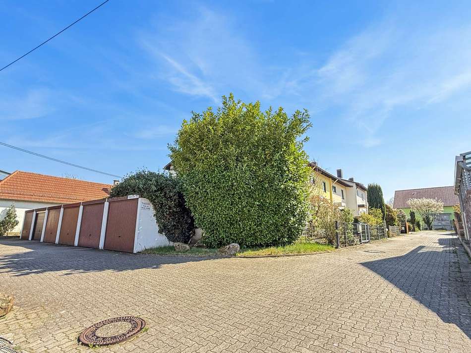 Garage _ Anwohnerstraße