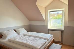 Charmantes Reihenmittelhaus mit Sauna, Schwedenofen & Grün rundum – ruhige Wohnlage – Die vollständige Adresse der Immobilie erhältst du vom Anbieter., 84478 Waldkraiburg – Vorschaubild 6