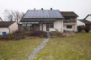 Großzügiges Einfamilienhaus mit schönem Garten