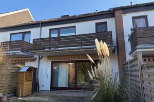 Attraktives Mittelreihenhaus mit Vollkeller, S- W Terrasse und Garage in ruhiger gefragter Ortslage – Die vollständige Adresse der Immobilie erhältst du vom Anbieter., 28832 Achim – Vorschaubild 2