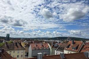 Schöne Dachgeschosswohnung in Grombühl mit Blick über die Stadt! – Steinheilstr. 26, 97080 Grombühl, Würzburg – Vorschaubild 2