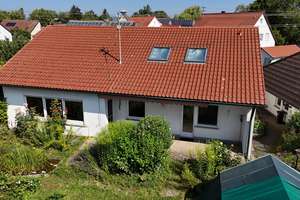 CHARMANTES EINFAMILIENHAUS
MIT GARTEN UND GARAGE 
IN UTTENHOFEN – Die vollständige Adresse der Immobilie erhältst du vom Anbieter., 74538 Rosengarten – Vorschaubild 5