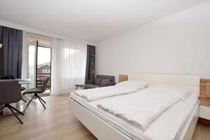 Hahnenklee-Zentrum: Helles, modernisiertes Ferien-Apartment mit Balkon + Küchenzeile... – Die vollständige Adresse der Immobilie erhältst du vom Anbieter., 38644 Goslar – Vorschaubild 2