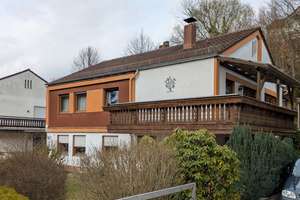 Großzügig wohnen. Clever investieren. Familienhaus mit Einliegerwohnung.