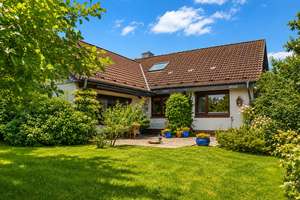 Familienglück in Bestlage – großzügiges Einfamilienhaus in Gettorf – Die vollständige Adresse der Immobilie erhältst du vom Anbieter., 24214 Gettorf – Vorschaubild 2