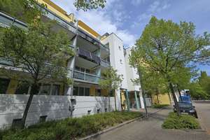 2-Zimmer-Erdgeschosswohnung mit Balkon, Terrasse, eigenem Garten und Tiefgaragenstellplatz