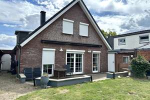 Solides Einfamilienhaus mit herrlichem Garten auf Eigenland – Die vollständige Adresse der Immobilie erhältst du vom Anbieter., 23570 Travemünde, Lübeck – Vorschaubild 4