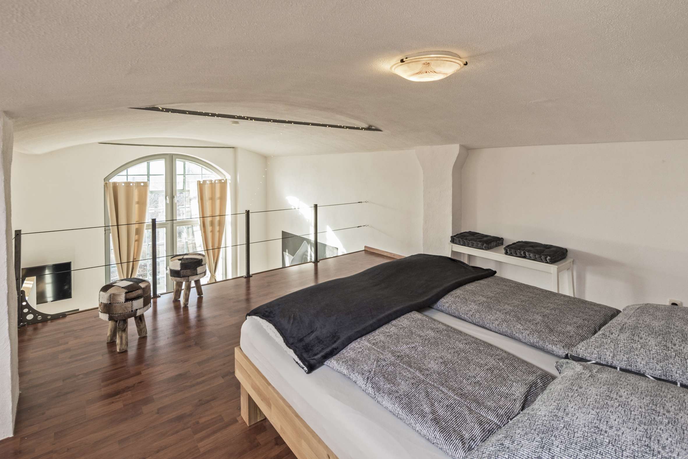 Immobilie in Heidenau - Einzigartige Ferienwohnung mit Loftcharakter am Tor zur Sächsischen Schweiz - Bild 1