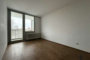Ihr Zuhause | NEU positioniert: 3-Zimmer, Aufzug, 2 Balkone, tolle Aussicht - jetzt inkl. TG – Die vollständige Adresse der Immobilie erhältst du vom Anbieter., 81477 Solln, München – Vorschaubild 8