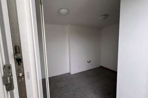 Sonniges 3-Zimmer-Penthouse mit Balkon – Die vollständige Adresse der Immobilie erhältst du vom Anbieter., 80935 Lerchenau-Ost, München – Vorschaubild 9