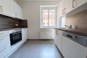 2 Zimmer in beliebter Lage, kompakter Schnitt, separate Küche mit Einbauküche, Tageslichtbad – Wollenweberstraße 8, 18055 Stadtmitte, Rostock – Vorschaubild 2