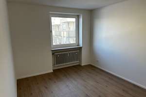 Apartment in Augsburg: Zwei-Zimmer-Wohnung mit Balkon in der Neuburger Straße – Die vollständige Adresse der Immobilie erhältst du vom Anbieter., 86152 Lechhausen-West, Augsburg – Vorschaubild 7