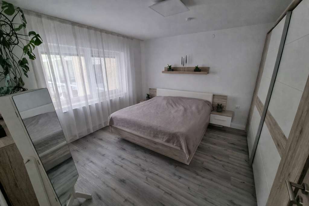 Immobilie in Kößlarn - Wohnkomfort auf zwei Ebenen – Erdgeschosswohnung mit ausgebautem Untergeschoss - Bild 4