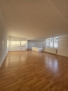 Über den Dächern von Moers: Großzügige 3-Zimmer-Wohnung mit Dachterrasse in der Moerser Innenstadt!