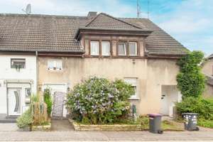Blömker! Traum für Handwerker: Reihenmittelhaus mit Garten und ausgebautem Dachgeschoss in Hassel! – Die vollständige Adresse der Immobilie erhältst du vom Anbieter., 45896 Hassel, Gelsenkirchen – Vorschaubild 2