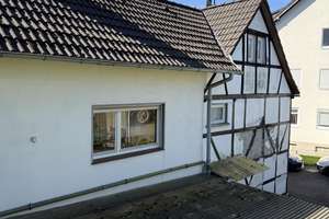 *** BIETERVERFAHREN: Einfamilienhaus mit Scheune und viel Potenzial zur Sanierung *** – Wiehbachtal 93, 51391 Lützenkirchen, Leverkusen – Vorschaubild 2