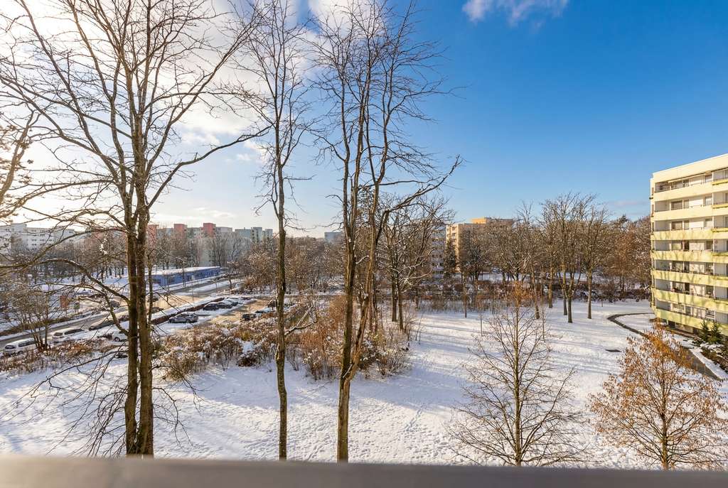 Immobilie in München - Direkt am Ostpark: Vermietete 2-Zimmer-Wohnung mit Außenstellplatz (Erbpacht) - Bild 0