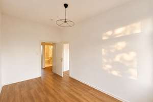 *LICHTDURCHFLUTETE 2 ZI WOHNUNG IM DÜSSELTAL* – Ahnfeldstr. 13, 40239 Düsseltal, Düsseldorf – Vorschaubild 3